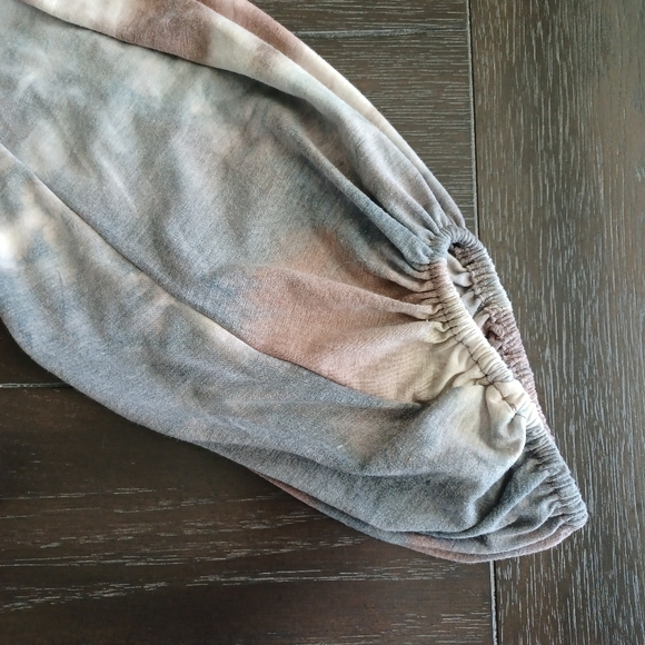 Andthewhy Black & Brown Top with Balloon Sleeves - Picture 5 of 7